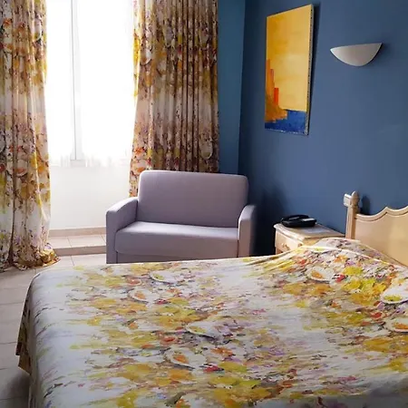 Les Palmiers Hotel 3*